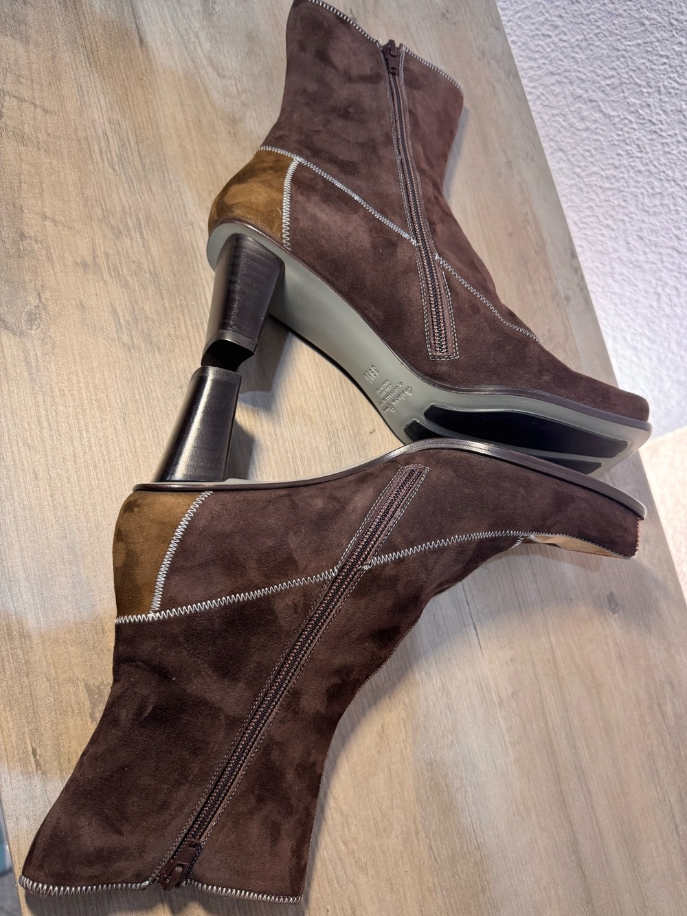 Materia Prima Italy Patchwork Suede Ankle Boots EU 39.5 US 9 Brown
NWOT - Picture 10 of 12